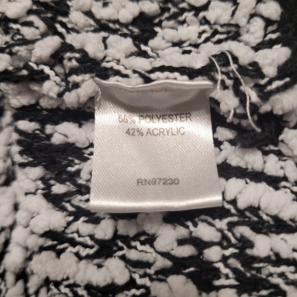 Almost Famous Fluffy Knit Sweater Size Large Black and White - Picture 5 of 6